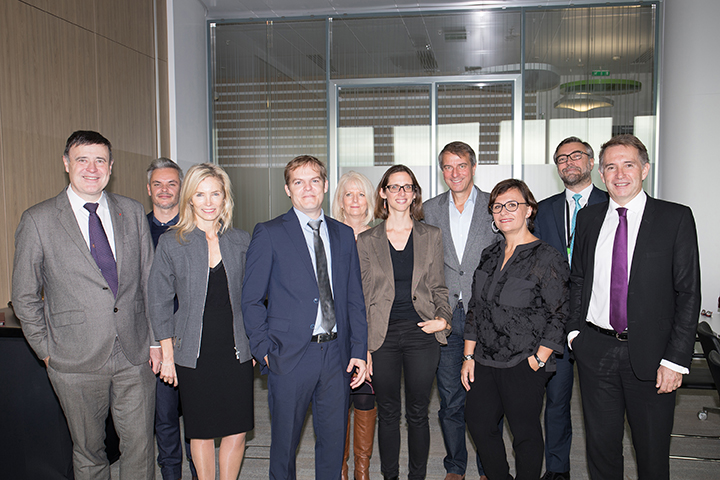 Frank Bournois, Dean & Executive President ESCP ; Ghislaine Sanchez, Administratrice et Membre du Bureau de la Fondation ESCP ; Aurélien Acquier, Professeur ESCP et co-Directeur Scientifique de la Chaire, Victoire Escalon, Directrice Economie Circulaire ; Valentina Carbone, Professeur ESCP et co-Directeur Scientifique de la Chaire ; Sami Rahal, CEO, Deloitte France ; Yohann Marsollier, Coordinateur de la Chaire pour ESCP, Pacsale Pernet European Chairs and Business Development Director, ESCP ; Didier Livio , Associé en charge des activités développement durable, Deloitte ; Sébastien Manelfe, Associé, Deloitte