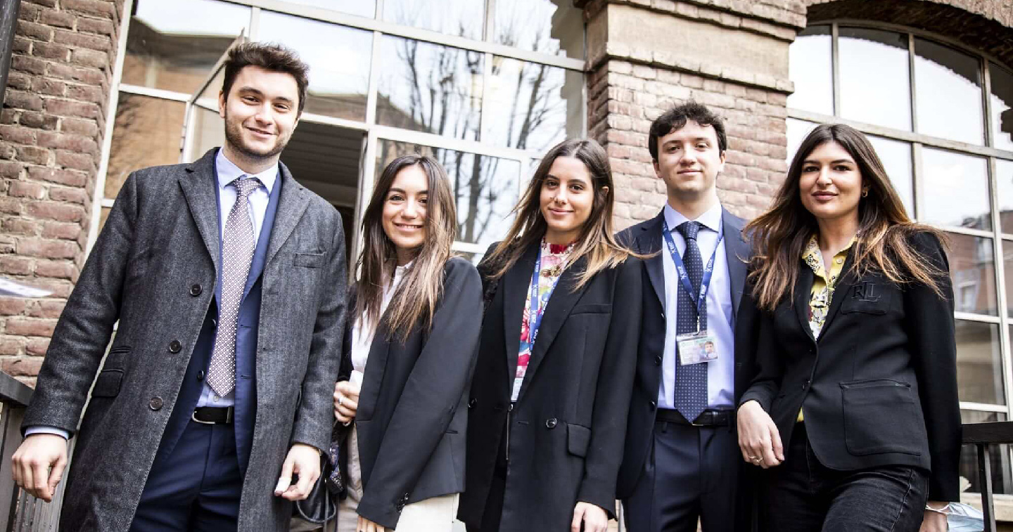 Five ESCP students from the Turin campus in front of the university 