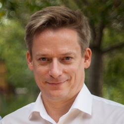 Prof. Dr. Henning Breuer 