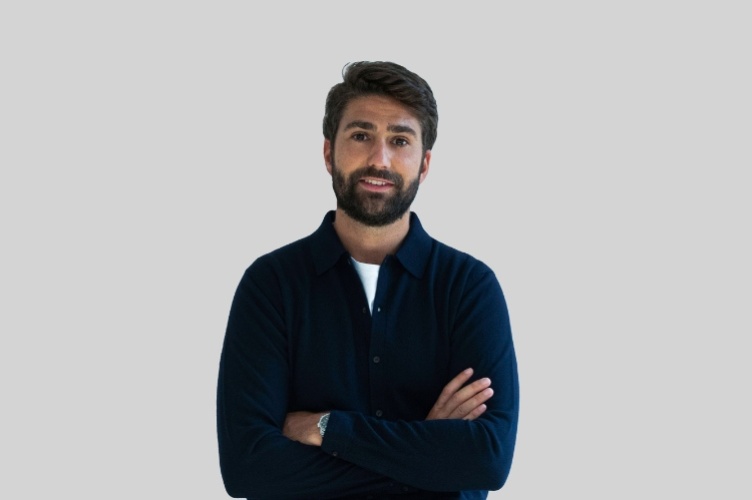 Alessandro Lovisetto, ESCP alumnus and Artknit Studios founder and CEO