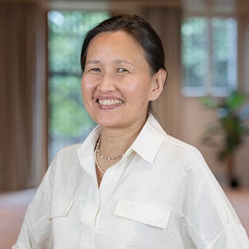 MURATBEKOVA-TOURON Maral, Professor - Management, ESCP